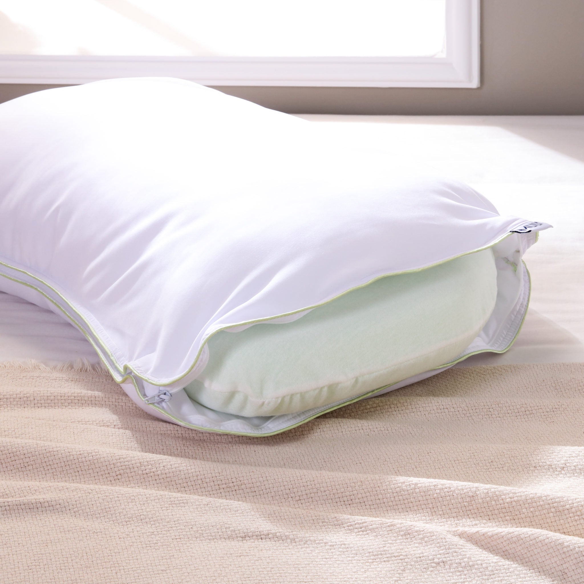 Image of Mlily Hybrid Shoulder Pillow