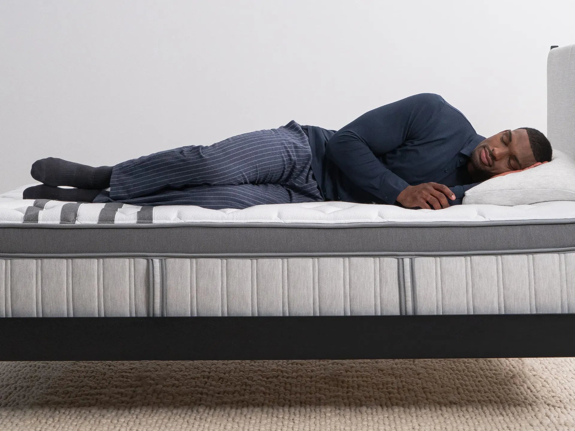 Image of Leesa Legend Chill Hybrid Mattress